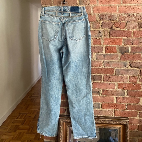 NWOT Abercrombie Curve Love Ultra High Rise 90s Straight Jeans - Picture 2 of 7